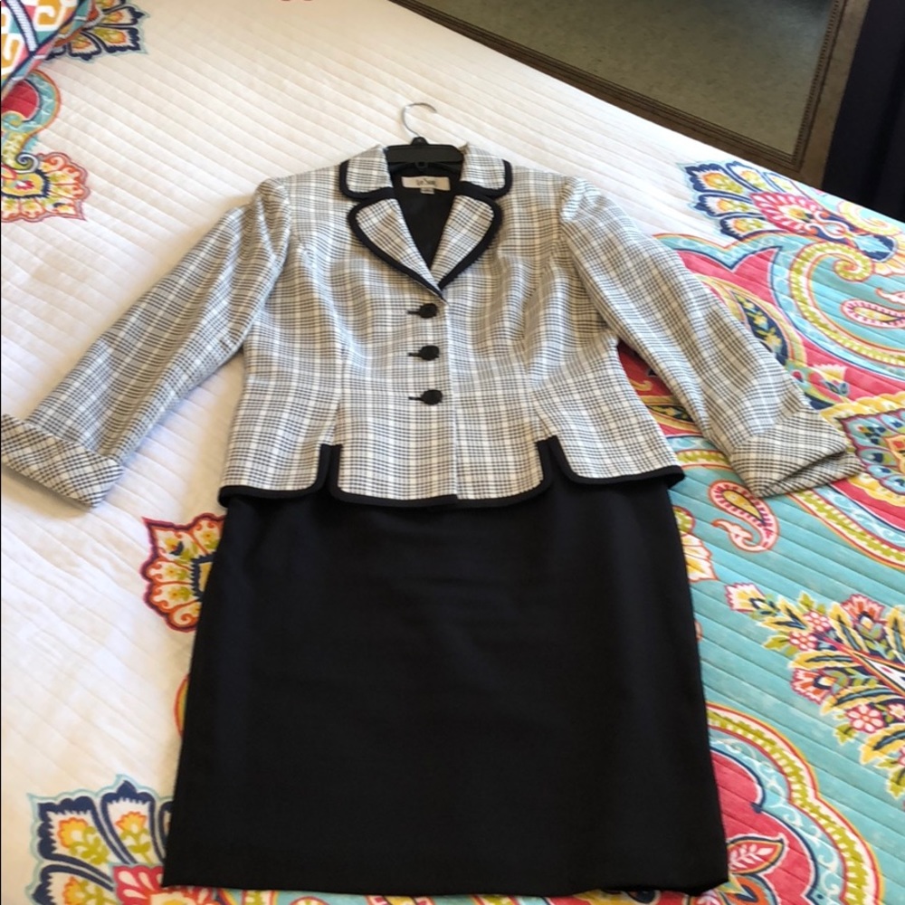 Le Suit Jacket & Skirt